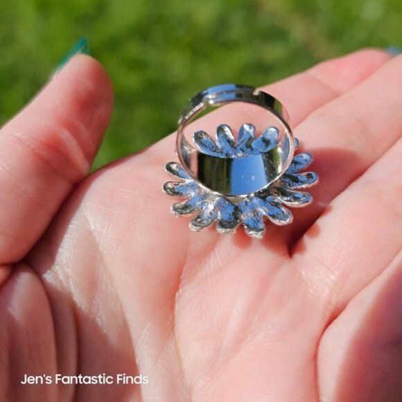 Emerald Diamond‎ Rhinestone Flower Starburst Ring Adjustable - Picture 4 of 5